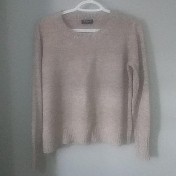 Beige winter sweater. Perfect for leggings. - Picture 1 of 1